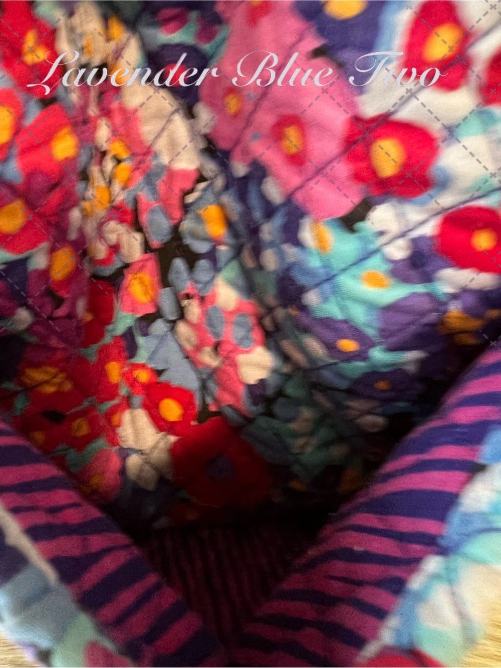 VERA BRADLEY Impressoinita 2015 Large Duffle Bag 2 Handles Zip Top Pink Purple - Picture 6 of 12